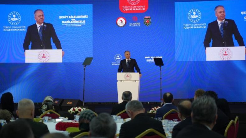 Bakan Yerlikaya, Şehit Aileleri ve Gazilerle Buluştu