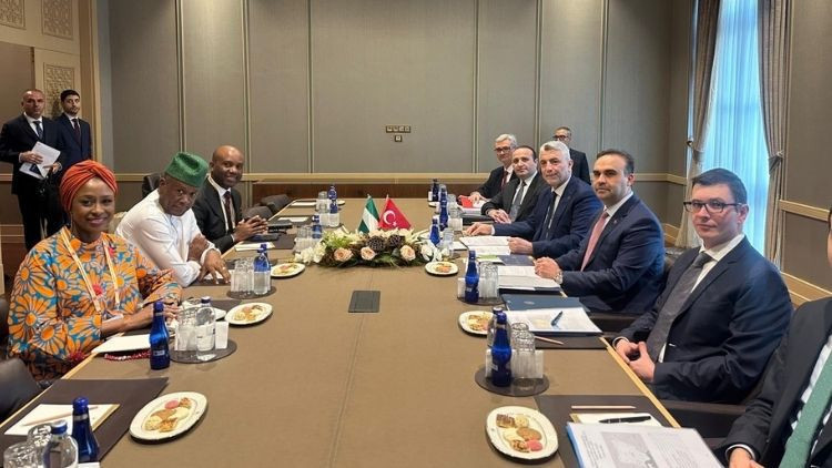 Bakanlar Bolat ve Kacır, Nijeryalı Bakan Enoh ile bir araya geldi