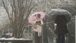 Bakanlık Doğu Karadeniz ve Ege Kıyıları İ&ccedil;in Şiddetli Kar Yağışı ve R&uuml;zgar Uyarıyor