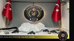 Banka Aracını Soyan &Ccedil;ete &Ccedil;&ouml;kertildi: 8 Tutuklama