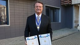 Beşiktaş'ın Eski Başkanı Hasan Arat'a Kosova'da Onur Nişanı!