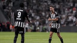 Beşiktaş'ta Demir Ege Tıknaz kadrodan &ccedil;ıkarıldı!