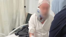 Beylikd&uuml;z&uuml;'nde Skuterli &Ccedil;ocuğa Otomobil &Ccedil;arptı: S&uuml;r&uuml;c&uuml;ye Saldırı!