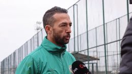 Bilal Kısa'dan Fenerbah&ccedil;e ve Galatasaray itirafı: "&Ouml;nde g&ouml;r&uuml;yorum"