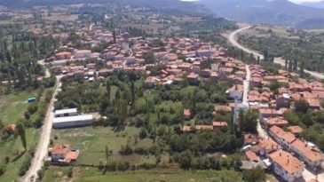 Bir k&ouml;y&uuml;n 60 yıllık isim m&uuml;cadelesi! Bakanlığın onayı ile eskiye d&ouml;n&uuml;ld&uuml;… 'Şimdi &ouml;z&uuml;m&uuml;ze d&ouml;nd&uuml;k'