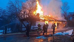 Bolu'da Yangın! Ahşap Ev K&uuml;l Oldu