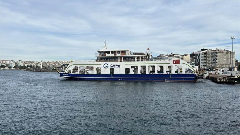 Bozcaada ve G&ouml;k&ccedil;eada'da Feribot Seferleri Fırtına Nedeniyle İptal Edildi