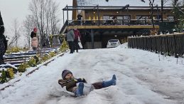 BUG&Uuml;N OKULLAR TATİL Mİ? Valiliklerden a&ccedil;ıklamalar&hellip; 13 Ocak Salı İstanbul ve Ankara'da okullar var mı?