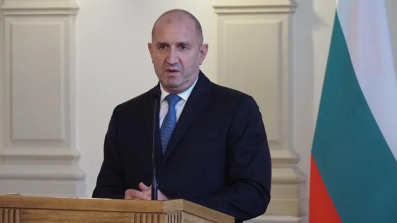 Bulgaristan'da Siyasi Şok: Cumhurbaşkanı Radev İstifasını A&ccedil;ıkladı