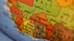 Burkina Faso'da T&uuml;m Siyasi Partiler Feshedildi