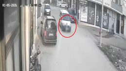 Bursa'da Korkun&ccedil; Kaza: Yola Fırlayan &Ccedil;ocuğa Ticari Ara&ccedil; &Ccedil;arptı!