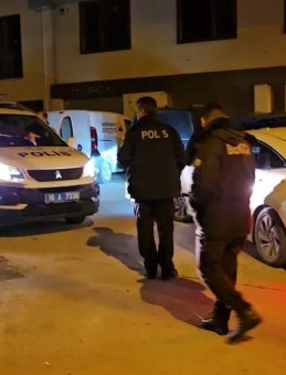 Bursa'da Şaşırtıcı Olay: Bek&ccedil;inin Parmağını Isıran Ş&uuml;pheli Yakalandı!