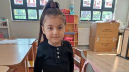 Camdan Hayatların Sessiz &Ccedil;ığlığı: 6 Yaşındaki Nil&uuml;fer Cam Kemik Hastalığıyla M&uuml;cadele Ediyor