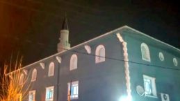 Cami Avlusunda Silahlı Saldırı: Bir Kişi Hayatını Kaybetti