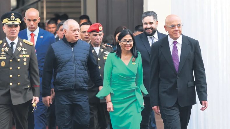 Caracas'ta Y&uuml;zler Neden G&uuml;l&uuml;yor?