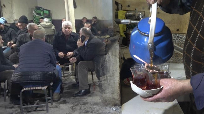 &Ccedil;evre illerden de geliyorlar! 40 yıldır hizmet veriyor: 'Bir yıl da ge&ccedil;se iki yıl da ge&ccedil;se 5 TL olacak'