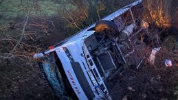 İş&ccedil;i Servisi Devrildi: 14 Yaralı