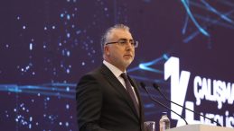 İş&ccedil;i ve İşveren i&ccedil;in K&ouml;kl&uuml; Değişim! &Ccedil;alışma Hayatında D&ouml;n&uuml;ş&uuml;m Masaya Yatırıldı