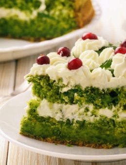 &Ccedil;ocuklar Tarafından Beğenilen: Lezzetli Ispanaklı Kek Tarifi