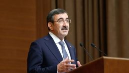 Cevdet Yılmaz'dan cari a&ccedil;ık mesajı: OVP'ye uyumlu seyrediyor