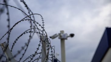 Cezaevindeki S&ouml;zl&uuml; Tartışma Kanlı Sonu&ccedil;landı: 21 H&uuml;k&uuml;ml&uuml; Hastaneye Kaldırıldı