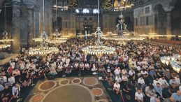 Cuma Hutbesinde Gen&ccedil;lere İstismarcı Gruplar Uyarısı