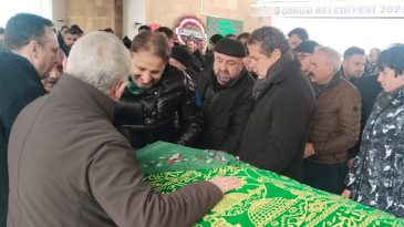 C&uuml;neyt &Ouml;zdemir'in Acı G&uuml;n&uuml;: Annesi Hamiyet &Ouml;zdemir Toprağa Verildi