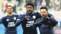 Dadaşlar lideri devirdi, zirvede farkı eritti