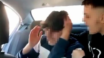 Dehşet Anları! Lise &Ouml;ğrencisini Alıkoyup Takside Darbettiler