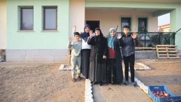 Devletimize G&uuml;vendik, Bize Saray Gibi Ev Verdi