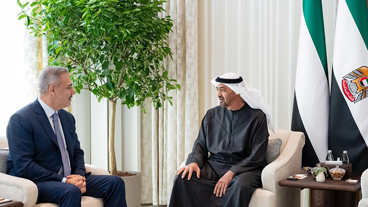 Dışişleri Bakanı Hakan Fidan, Abu Dabi'de BAE Devlet Başkanı Muhammed Bin Zayid ile g&ouml;r&uuml;şt&uuml;