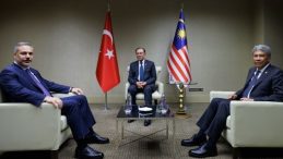 Dışişleri Bakanı Hakan Fidan, Malezya Başbakanı İbrahim ile İkili G&ouml;r&uuml;şme Ger&ccedil;ekleştirdi