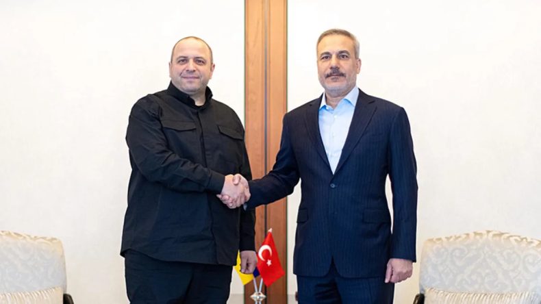 Dışişleri Bakanı Hakan Fidan, R&uuml;stem Umerov ile Bir Araya Geldi