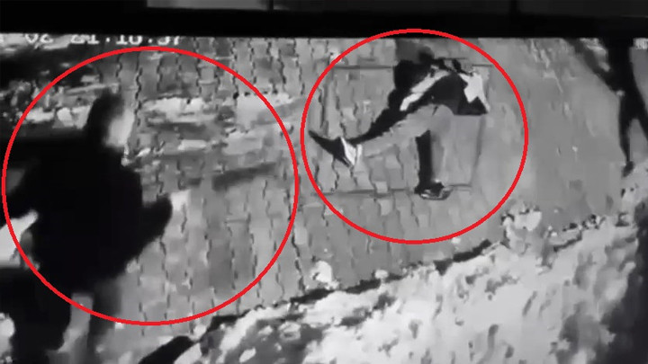 Diyarbakır'da Site Bah&ccedil;esinde Pompalı T&uuml;fekle Canice İnfaz!