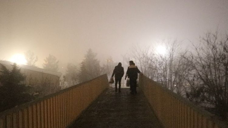 Diyarbakır&rsquo;da Yoğun Sis Nedeniyle Ulaşımda Aksamalar, U&ccedil;uşlar İptal Edildi