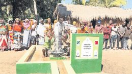 D&uuml;nyanın D&ouml;rt Bir Yanında Binlerce İnsanın Y&uuml;z&uuml;n&uuml; G&uuml;ld&uuml;rd&uuml;ler