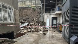 Edirne'de Şiddetli Yağış Zarara Yol A&ccedil;tı: İstinat Duvarı Yıkıldı ve Balkonlar Hasar G&ouml;rd&uuml;