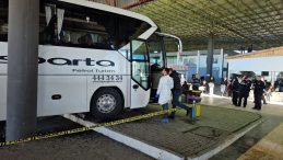 Edirne'de Yanlış Vites Faciası: Otob&uuml;s Yedek Şof&ouml;r ve Muavine &Ccedil;arptı! 1 Kişi Hayatını Kaybetti, 1 Kişi Yaralı