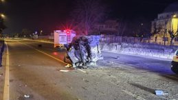 Ehliyetsiz S&uuml;r&uuml;c&uuml; Kırmızı Işıklarda Kaza Yaptı, Hayatını Kaybetti!