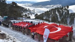 Eksi 22 Derecede Şehitler İ&ccedil;in Y&uuml;r&uuml;y&uuml;ş