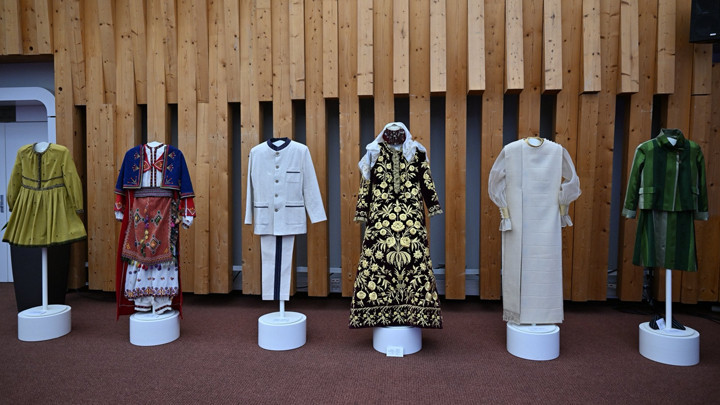 Emine Erdoğan'dan Fransa'daki 'T&uuml;rkiye Dokuma Atlası-Kumaşın Hafızası' sergisine ilişkin paylaşım