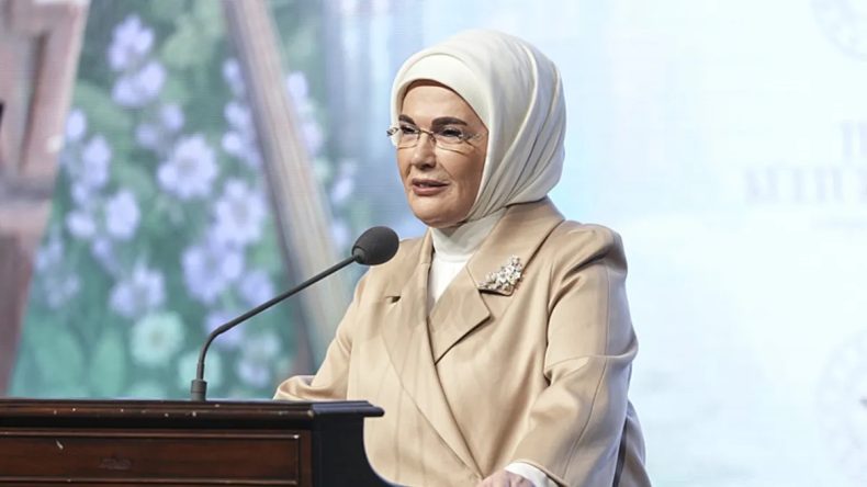 Emine Erdoğan'dan Tıp ve K&uuml;lt&uuml;r-Sanat Sempozyumu Paylaşımı