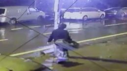 Esenler'de 1 Aylık Bebeği Durağa Bıraktılar: Anne ve Anneanne G&ouml;zaltına Alındı