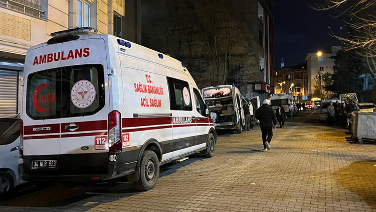 Esenyurt&rsquo;ta İki Grubun Silahlı &Ccedil;atışması: 1 &Ouml;l&uuml;, 2 Yaralı