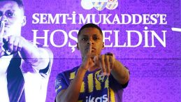 Ey&uuml;pspor, Angel Torres'i Transfer Etti