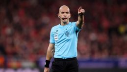 Fenerbah&ccedil;e-Aston Villa Ma&ccedil;ında Hakem Belli Oldu!