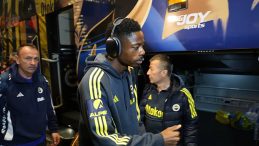 Fenerbah&ccedil;e Kafilesi Konaklayacağı Otele Ulaştı