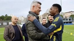 Fenerbah&ccedil;e'de Sadettin Saran ve Anthony Musaba Bir Araya Geldi! 'Şampiyonluk İ&ccedil;in El Ele'