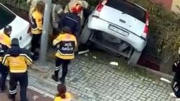 Fren Yerine Gaza Basınca Ortaya &Ccedil;ıkan Kaza: Binanın Boşluğuna D&uuml;şt&uuml;!