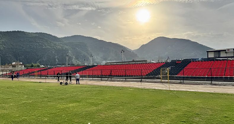 Galatasaray Maçı İçin Portatif Tribün İnşa Edildi!